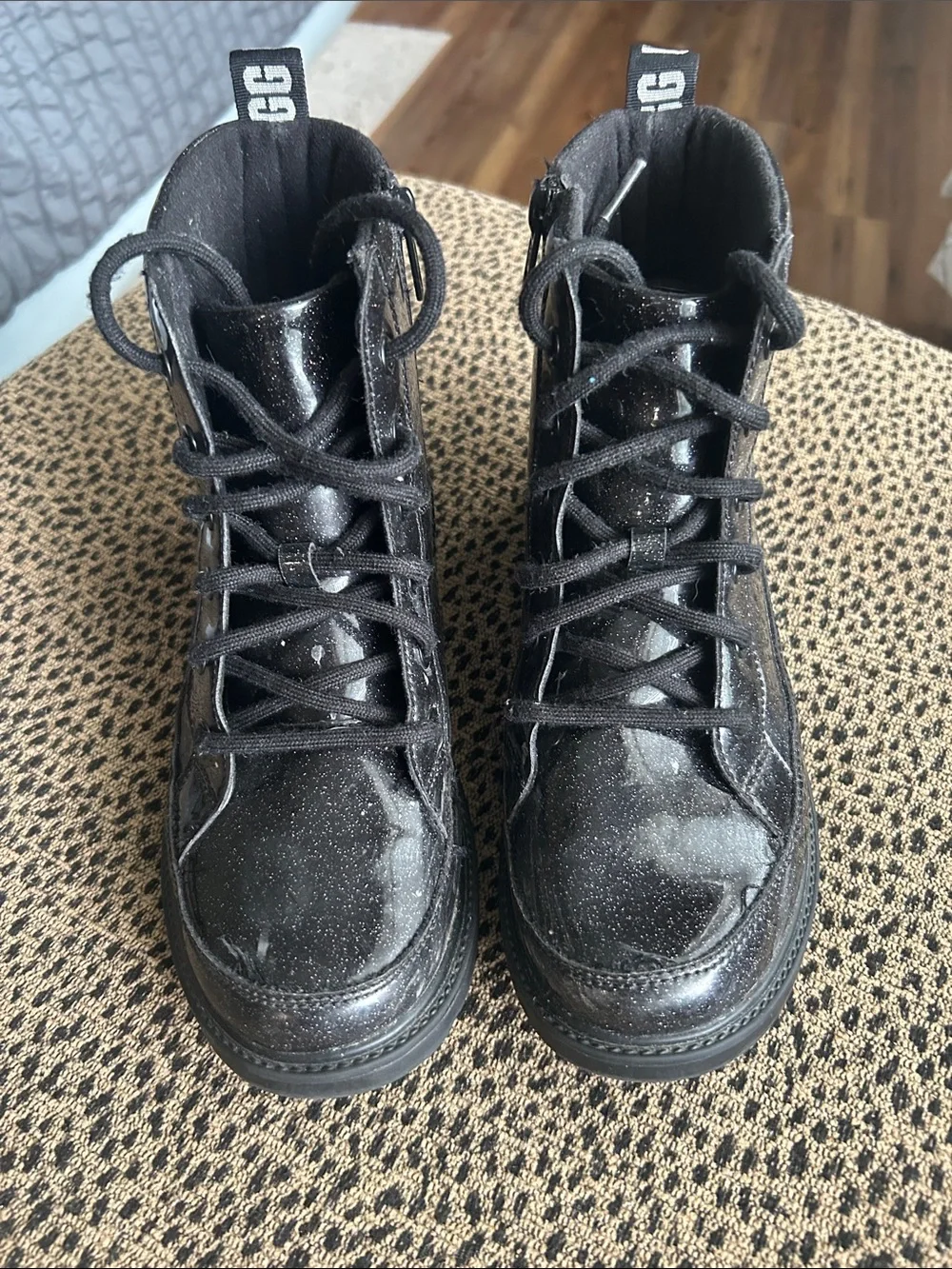 UGG shiny glitter